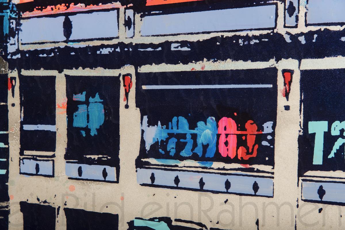 Ein ausgeklügeltes Mischwerk aus Handsiebdruck,Malerei und Schlagmetall unter Acrylglas von der aufsteigenden Künstlerin Sandra Rauch aus Berlin in der Kunstgallerie einBild einRahmen